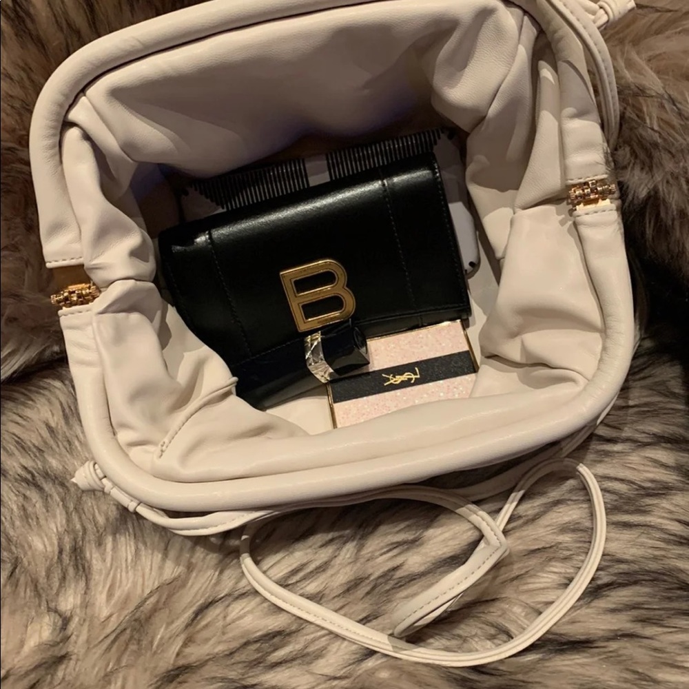 The Pouch - Picture 11 of 14